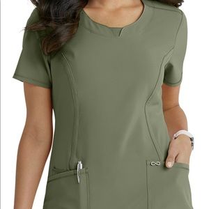 Cherokee infinity scrubs in Olive- medium petite